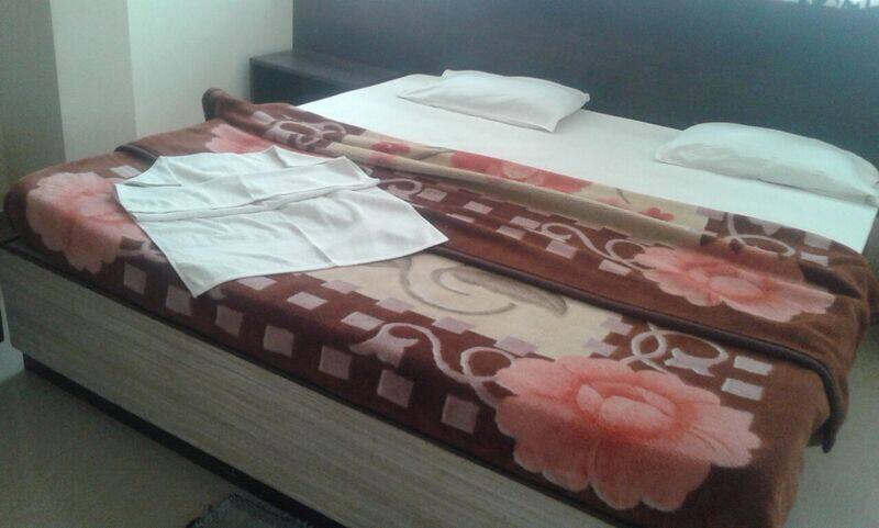Hindustan Lodge, Bijapur 4